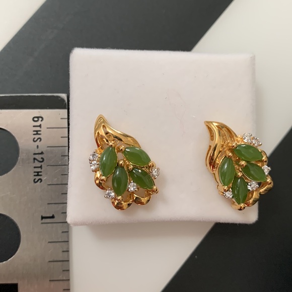 Apple Jade Earrings - Picture 5 of 5